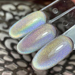 ​BIS Pure Nails gaismu atstarojošā laka 15 ml, hologrāfiskā varavīksne